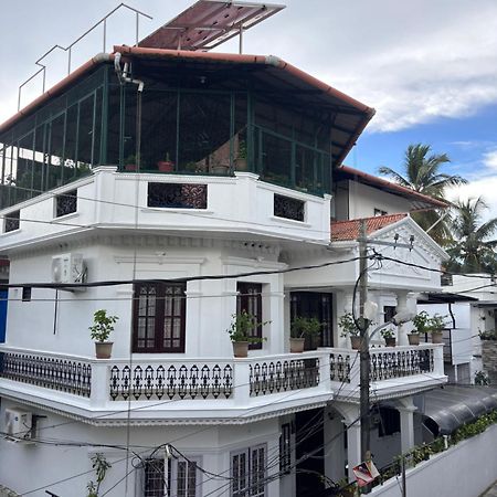 Beza Homestay Kochi Eksteriør billede